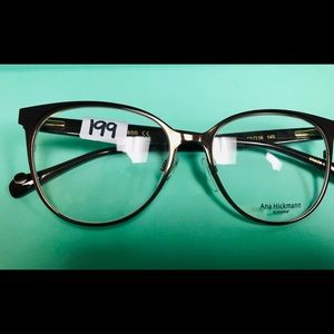 Trendy women’s frames